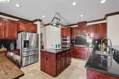 2645 Torrey Pines Dr, Brentwood, CA 94513 - Photo 9