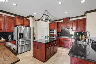 2645 Torrey Pines Dr, Brentwood, CA 94513 - Photo 9