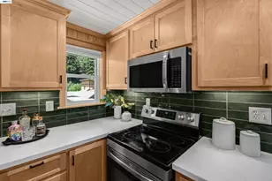 15573 Riverside Dr, Guerneville, CA 95446 - Photo 9