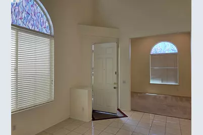 132 Citrine Ct, Gardena, CA 90248 - Photo 5