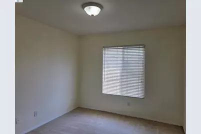 132 Citrine Ct, Gardena, CA 90248 - Photo 17