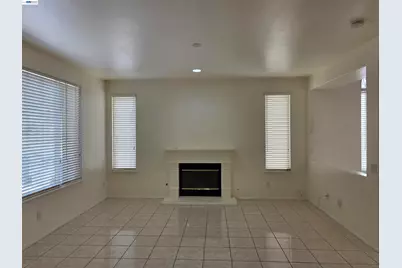 132 Citrine Ct, Gardena, CA 90248 - Photo 7