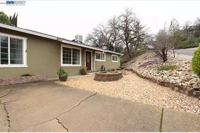 3345 Oakwood Place, Redding, CA 96001 - Photo 3