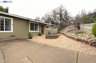 3345 Oakwood Pl, Redding, CA 96001 - Photo 3