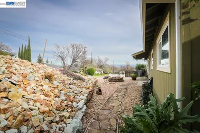 3345 Oakwood Place, Redding, CA 96001 - Photo 9