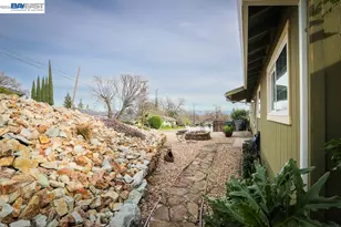 3345 Oakwood Pl, Redding, CA 96001 - Photo 9