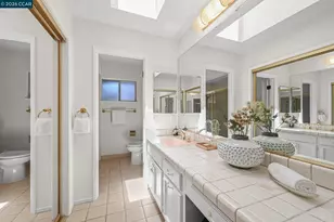 1085 Country Club Dr, Moraga, CA 94556 - Photo 23