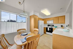 314 E St, Benicia, CA 94510 - Photo 11