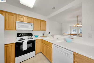 314 E St, Benicia, CA 94510 - Photo 13