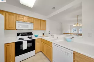 314 E St, Benicia, CA 94510 - Photo 13