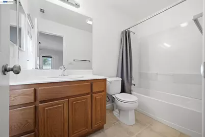 2824 Hilltop Mall Rd, Richmond, CA 94806 - Photo 33