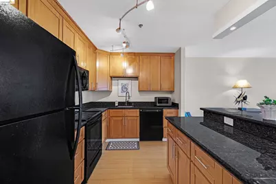 555 Pierce St #526, Albany, CA 94706 - Photo 5