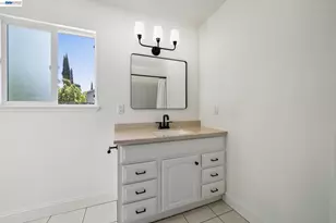 2884 Lyon Cir, Concord, CA 94518 - Photo 21