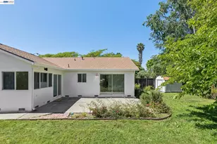 2884 Lyon Cir, Concord, CA 94518 - Photo 37