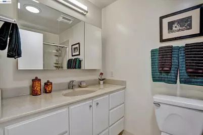 1175 Island Dr, Alameda, CA 94502 - Photo 31