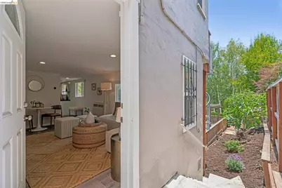 815 Portal Ave, Oakland, CA 94610 - Photo 31