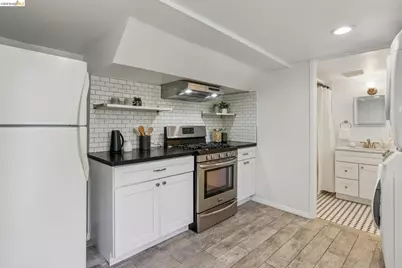 815 Portal Ave, Oakland, CA 94610 - Photo 37