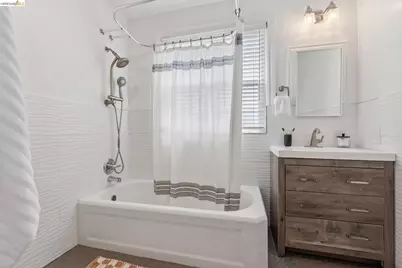 815 Portal Ave, Oakland, CA 94610 - Photo 27