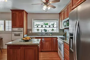 585 Crestmont Dr, Oakland, CA 94619 - Photo 19