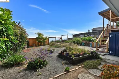 585 Crestmont Dr, Oakland, CA 94619 - Photo 63