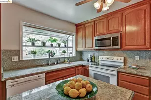 585 Crestmont Dr, Oakland, CA 94619 - Photo 25