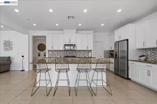 4003 Summit Dr, Tracy, CA 95377 - Photo 9