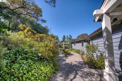 140 Sheridan Way, Woodside, CA 94062 - Photo 21