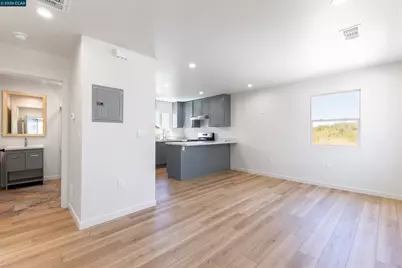 1377 Monterey St, Richmond, CA 94804 - Photo 9