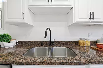 31070 Meadowbrook Ave, Hayward, CA 94544 - Photo 9