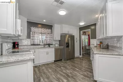 263 Coral Dr, Pittsburg, CA 94565 - Photo 11