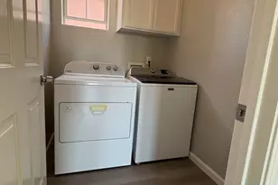 439 Kent Dr, Mountain View, CA 94043 - Photo 17
