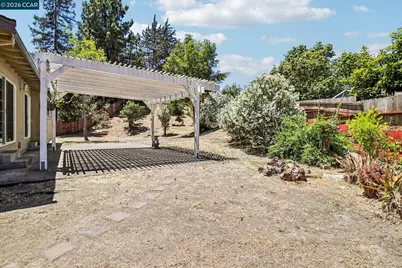 410 Oakbreeze Ct, Martinez, CA 94553 - Photo 45