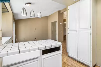 410 Oakbreeze Ct, Martinez, CA 94553 - Photo 25