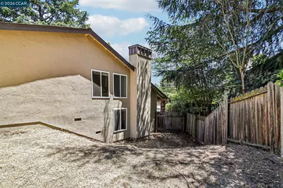410 Oakbreeze Ct, Martinez, CA 94553 - Photo 47