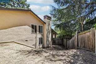 410 Oak Breeze Ct, Martinez, CA 94553 - Photo 47
