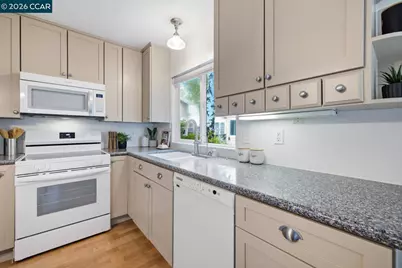 4243 Dubhe Ct, Concord, CA 94521 - Photo 9
