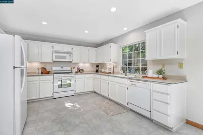 280 Brady Street, Martinez, CA 94553 - Photo 11