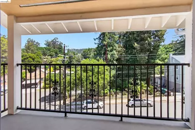 6105 Oakdale Ave, Oakland, CA 94605 - Photo 27