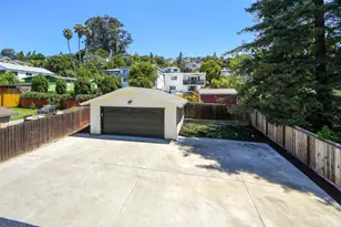7974 Hillmont Dr, Oakland, CA 94605 - Photo 37
