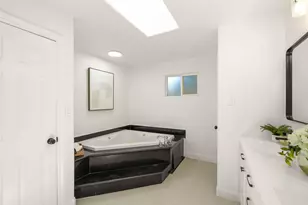7974 Hillmont Dr, Oakland, CA 94605 - Photo 17