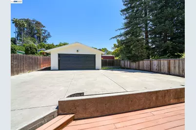 7974 Hillmont Drive, Oakland, CA 94605 - Photo 39