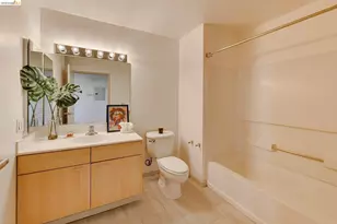 1 Lakeside Dr, Oakland, CA 94612 - Photo 11