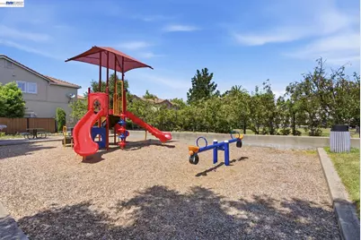 106 Accolade Dr, San Leandro, CA 94577 - Photo 43