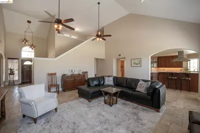 5232 Horseshoe Bend Ave, Clovis, CA 93619 - Photo 5