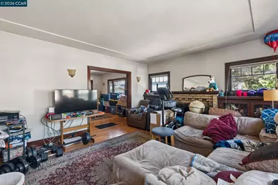1242 Hopkins St, Berkeley, CA 94702 - Photo 9