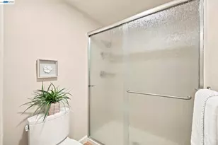 1082 Springfield Dr, Walnut Creek, CA 94598 - Photo 27