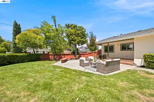 1082 Springfield Dr, Walnut Creek, CA 94598 - Photo 37