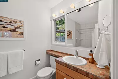 1 Greenwood Ct, Orinda, CA 94563 - Photo 25