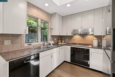 1 Greenwood Ct, Orinda, CA 94563 - Photo 13