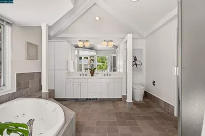1 Greenwood Ct, Orinda, CA 94563 - Photo 21